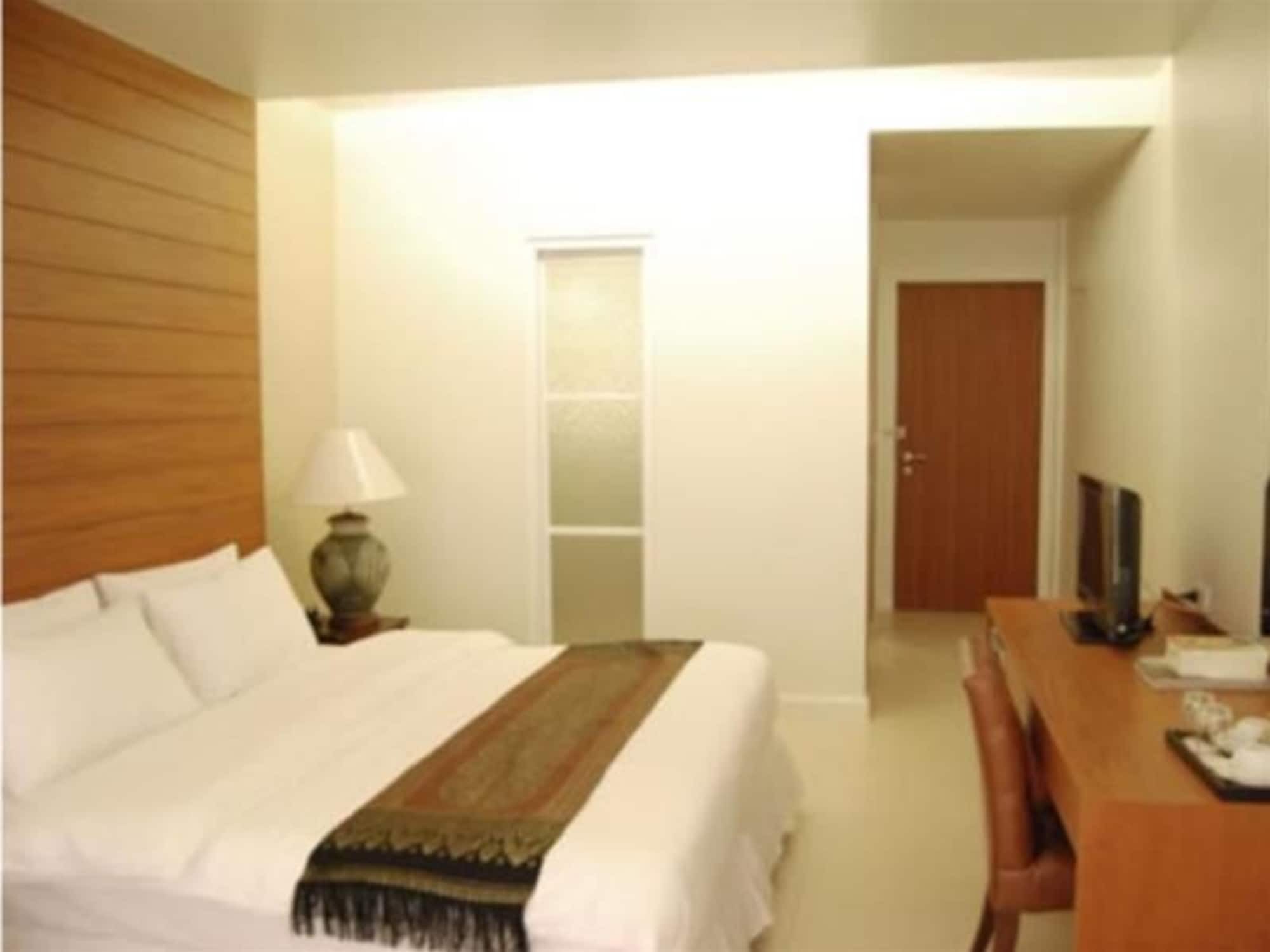 Oyo 307 Baan Udom Hotel Bangkok Luaran gambar