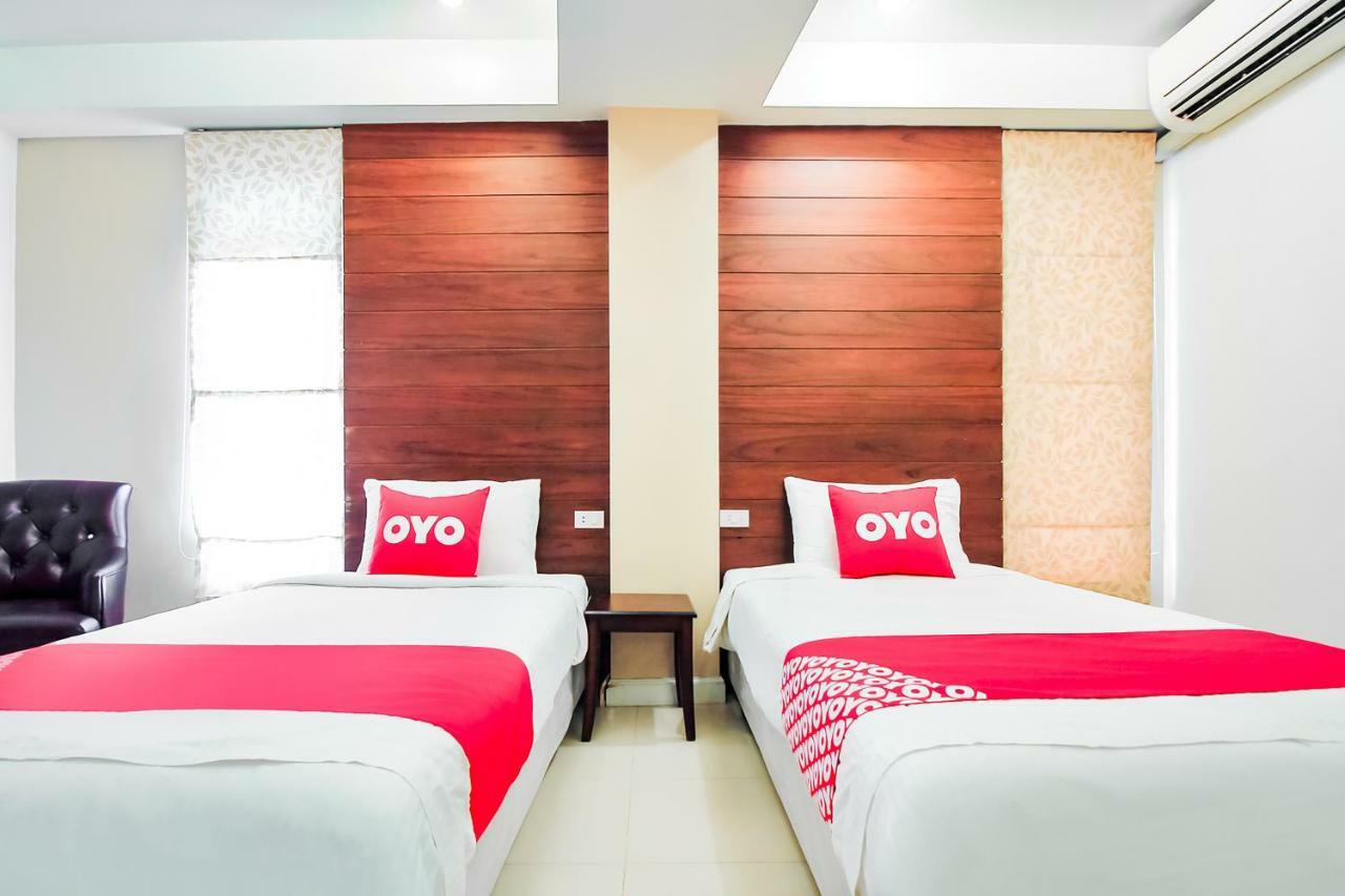 Oyo 307 Baan Udom Hotel Bangkok Luaran gambar